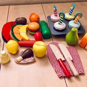 Melissa and Doug Wooden Food Play Kitchen Fruit Cutting Set